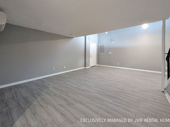 3rd image of 1029 Caliente Dr #1B-1BA-848SQFT
