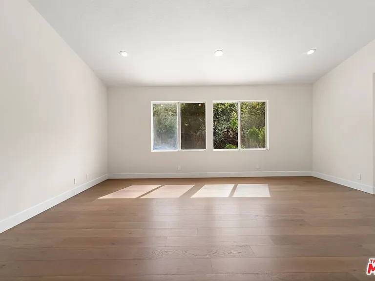 18500 Saint Moritz Dr — Photo 48