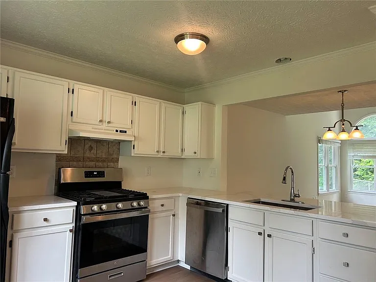 3886 Hadley Farm Dr — Photo 4
