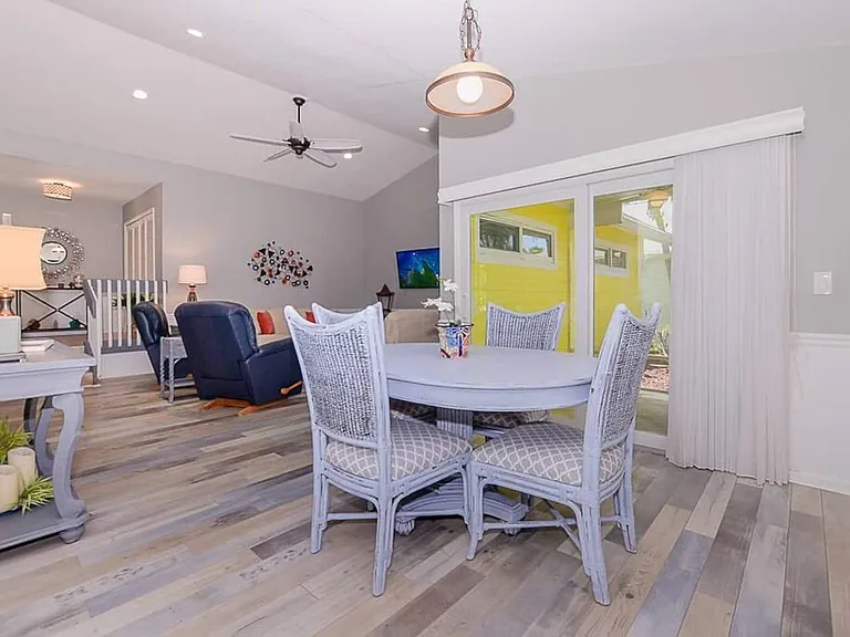 4031 NE Breakwater Dr — Photo 10