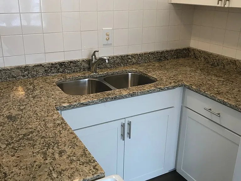 725 Wayzata Blvd E — Photo 12