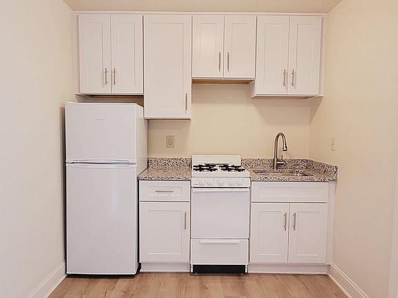 4th image of 1201 N Courthouse Rd #64