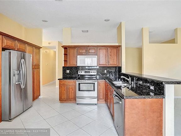 4th image of 5939 NW 74th St
