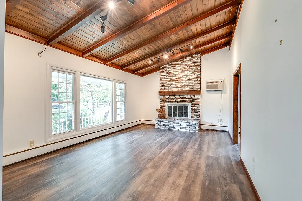 3 bed, 2900 sqft, $3,500 — Photo 4