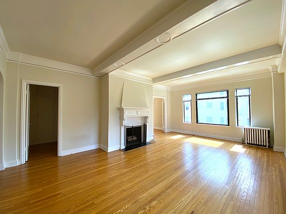 4th image of 900 Chestnut St APT 612