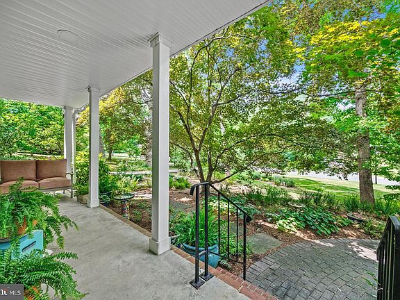 2nd image of 114 Tarragon Ln