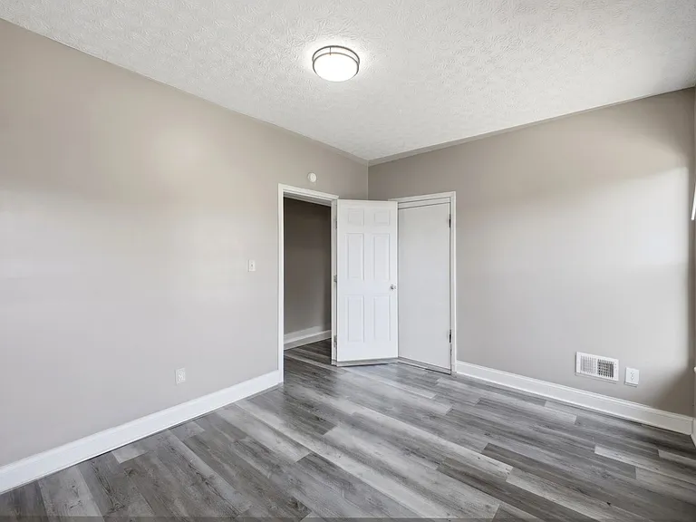 387-393 Saint Clair Ave — Photo 14