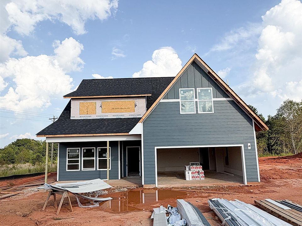 1st image of 138 Henderson Rd