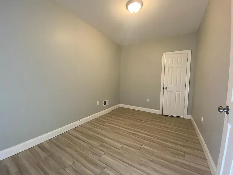 3 bed, $1,975 — Photo 3