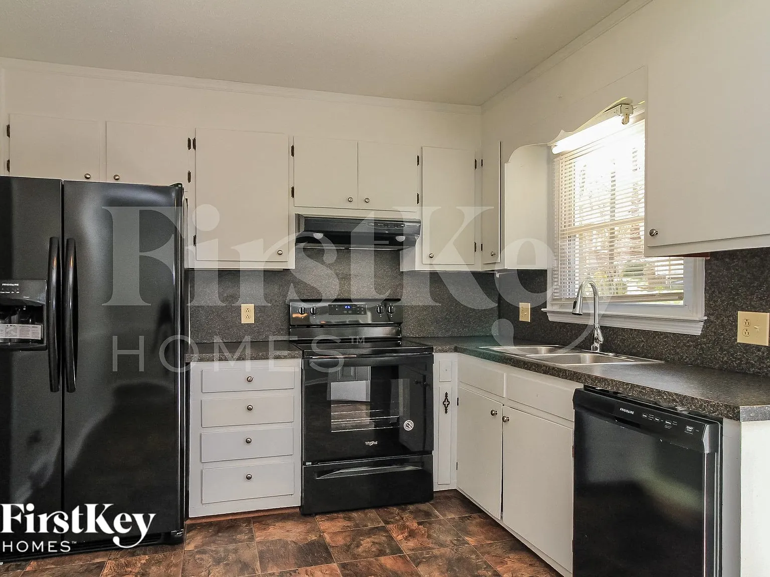 3 bed, 2.5 bath, 1477 sqft, $1,980 — Photo 4