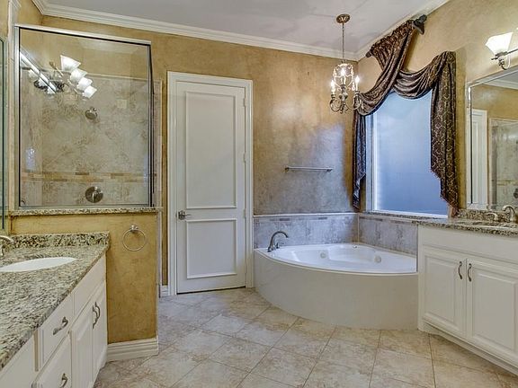 4th image of 2900 Hastings Way