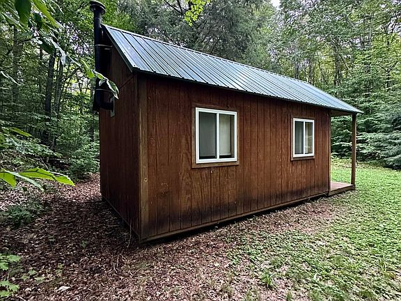 5th image of 20442 Pinewood Dr