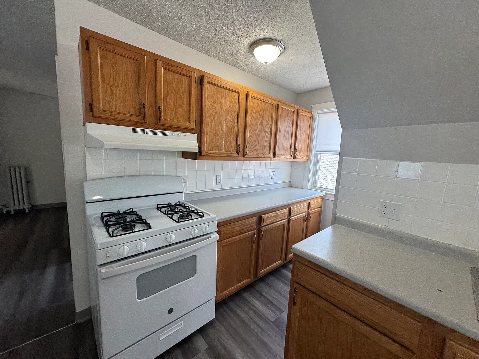 82 Robbins St — Photo 4