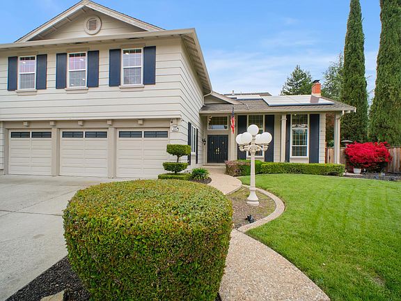 2nd image of 604 Lomond Cir
