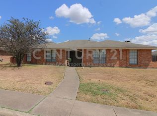 1232 Mockingbird Ln, Desoto, TX 75115