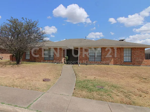1232 Mockingbird Ln, Desoto, TX 75115