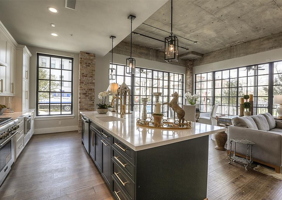 1st image of 1714 Ashland St #109