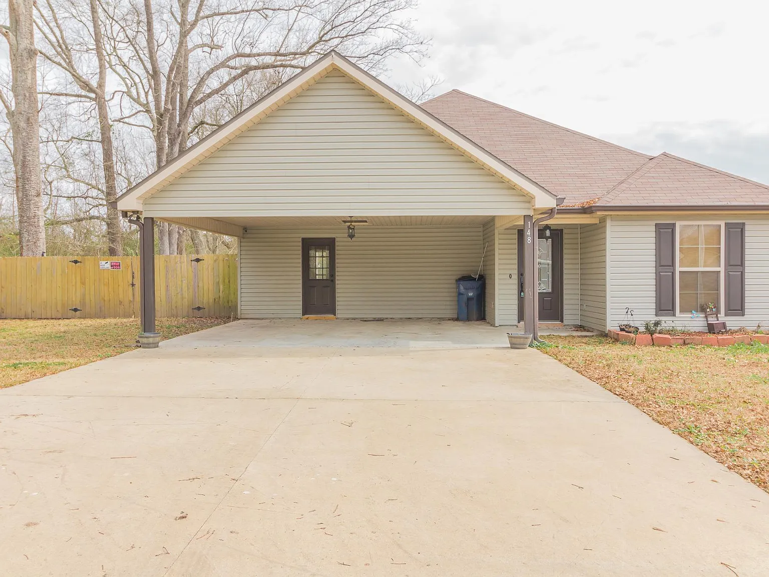 3 bed, 1485 sqft, $1,600 — Photo 1