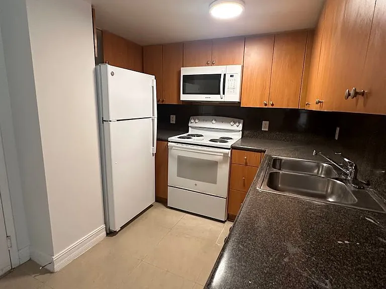 Vista del Rio Apartments — Photo 44