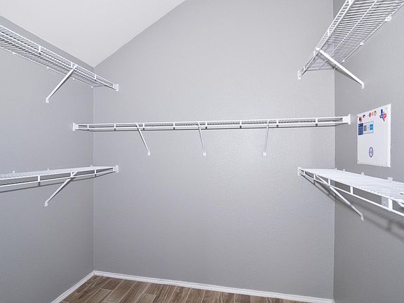 2nd image of 3020 Bigleaf Dr