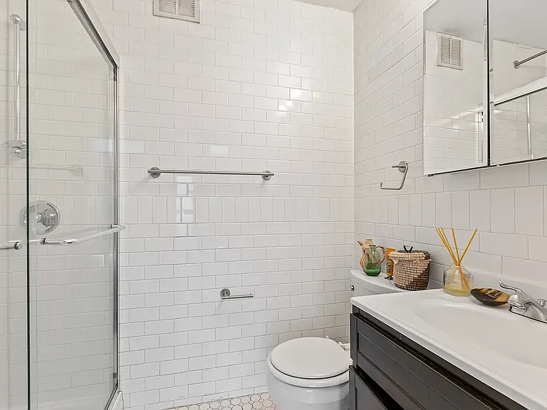 115 W 23rd St #65 — Photo 9