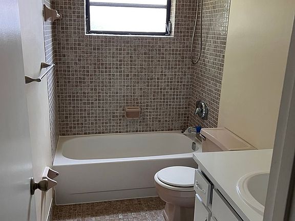 5th image of 1372-1376 NW 93rd Ter