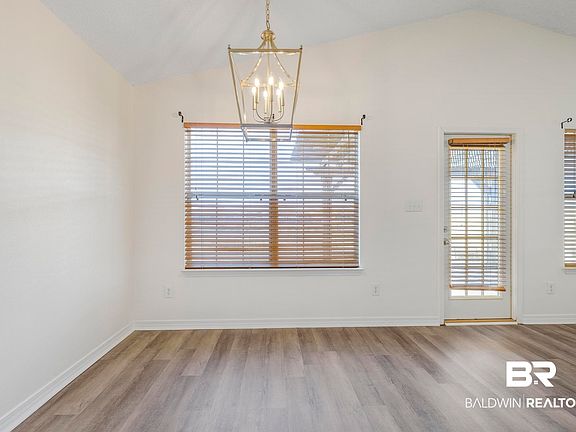 5th image of 2700 Hampton Park Cir