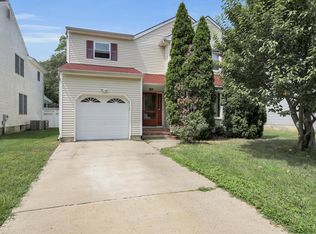 75 Essex Ave, Hazlet Township, NJ 07734