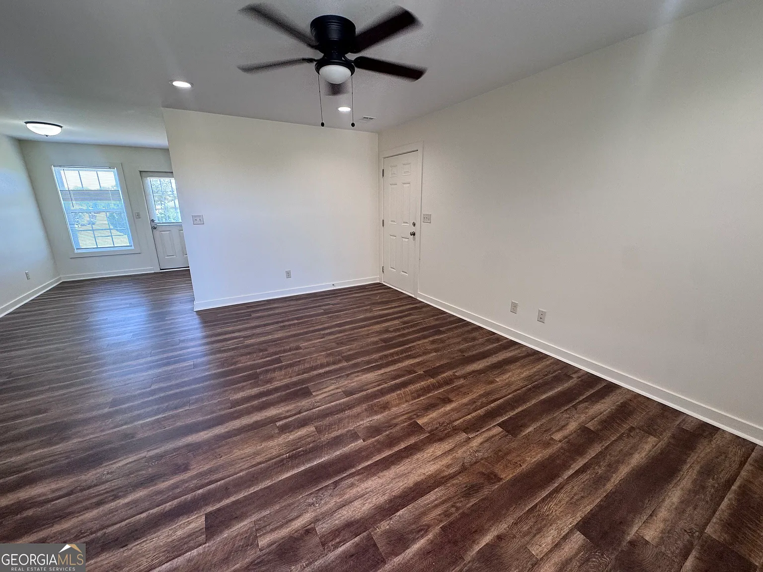 3 bed, 2.0 bath, 1104 sqft, $1,450 — Photo 2