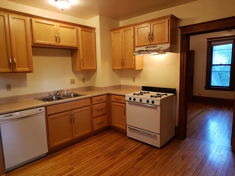 2713 Delaware St SE — Photo 2