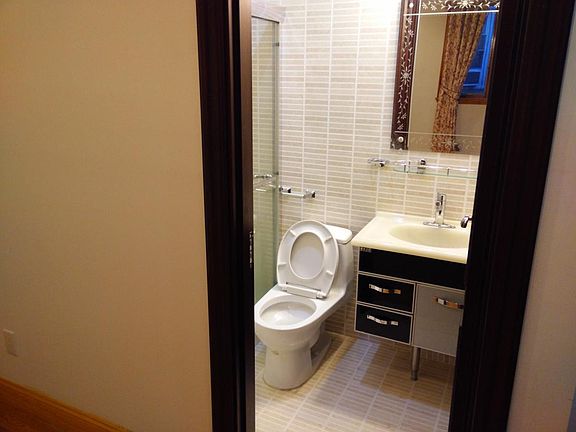 bedroom bathroom