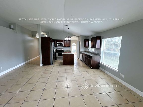 3rd image of 1835 SW Dalmatian Ave