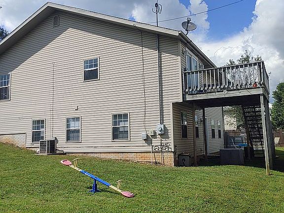 Large backyard. Deck.