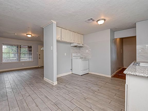 5th image of 5431 Willow Glen Dr
