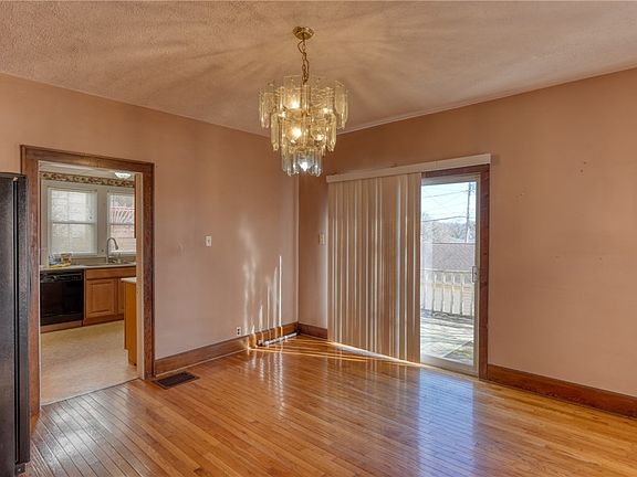 5th image of 908 N 8th St