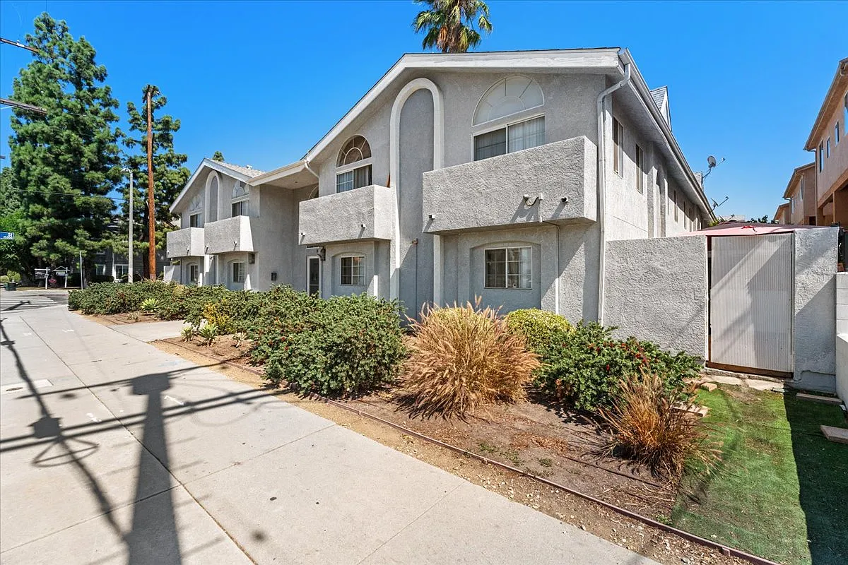 Building Photo - 9660 Sepulveda Blvd #10