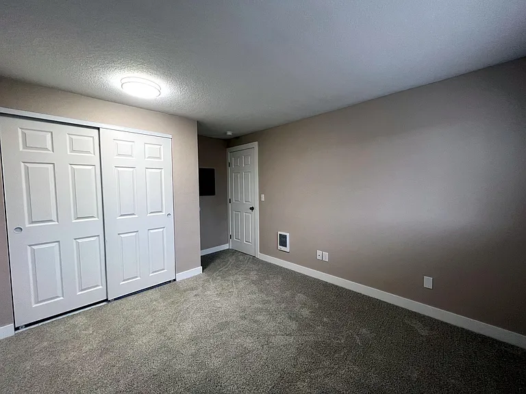 706 Browning Ave S #4 — Photo 28