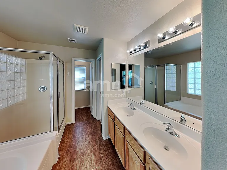 8802 Salvestrin Point Ave — Photo 12