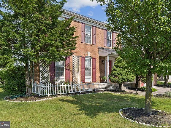 2nd image of 2117 Cross Trails Rd