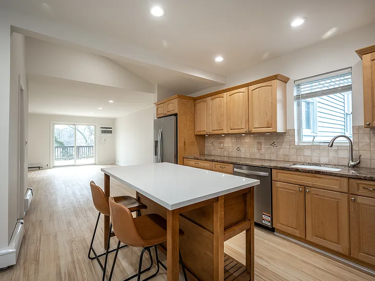14 Deane Pl — Photo 12