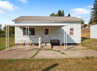206 3rd St, Oakesdale, WA 99158