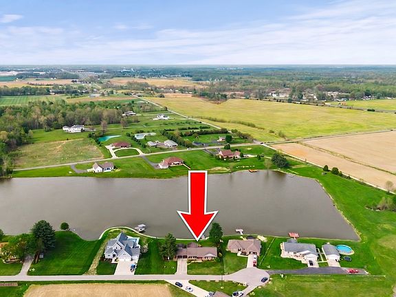 2nd image of 40 Carolyn Dr