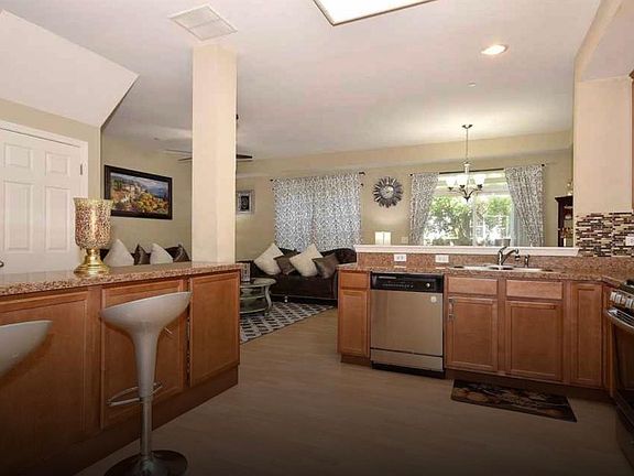 5th image of 2422 Birch St #2422