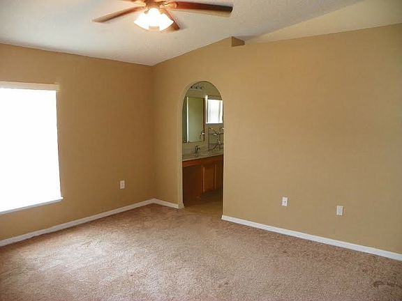 5th image of 265 McKay Blvd
