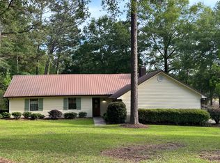 110 Classic Dr, Hattiesburg, MS 39402