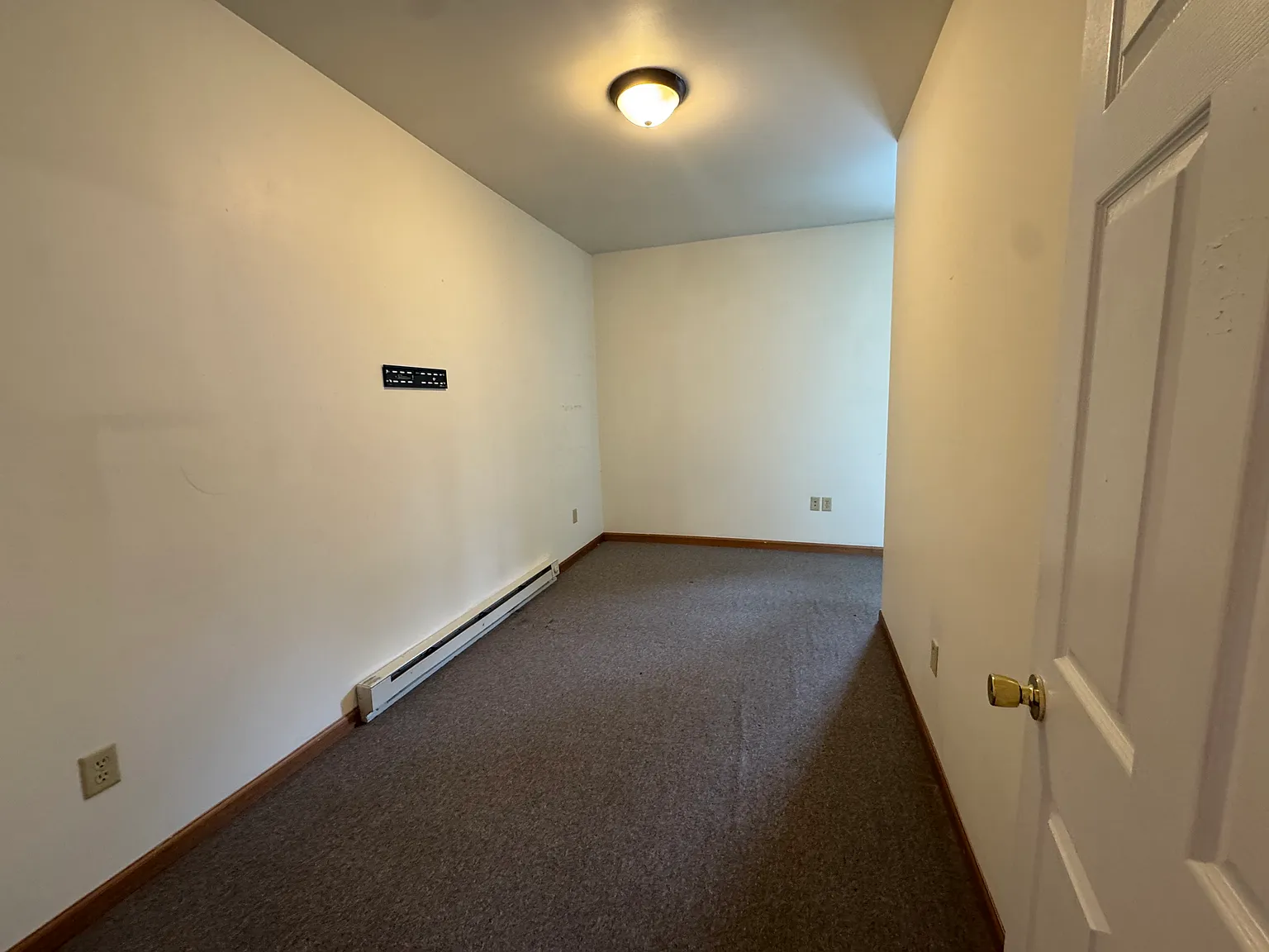 3 bed, 1100 sqft, $1,000 — Photo 1