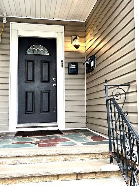 1st image of 48 Elmwood Ave Floor 2