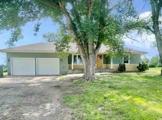 1208 8th Rd, Marysville, KS 66508