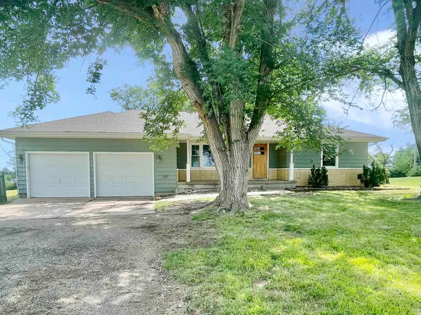 1208 8th Rd, Marysville, KS 66508