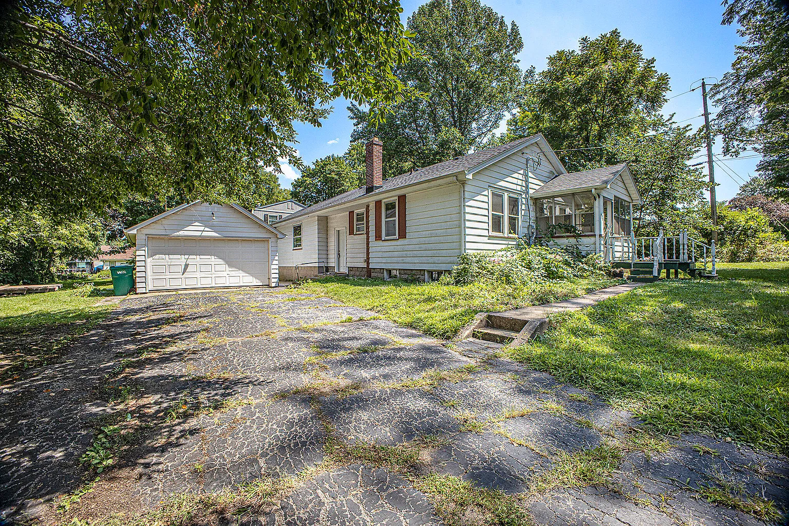 1539 Weller Ave photo 1